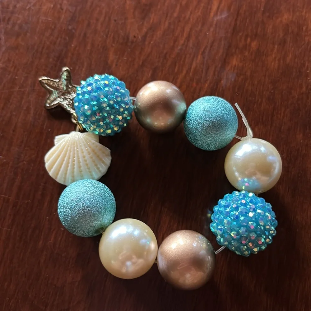 EUC Maui starfish stretch bauble bracelet